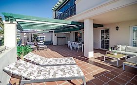 Lcr4- Large 3 Bed Apt Close To Beaches